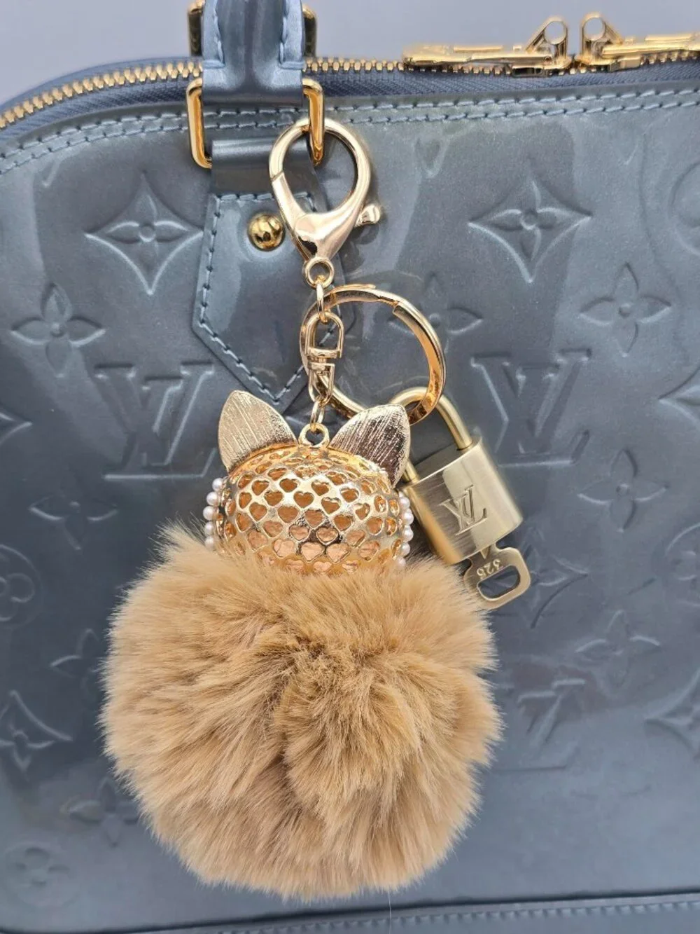 Authentic Louis Vuitton Gold Padlock🔒Key Set w/unbranded Fox Pom-pom Bag Charm - Picture 9 of 13
